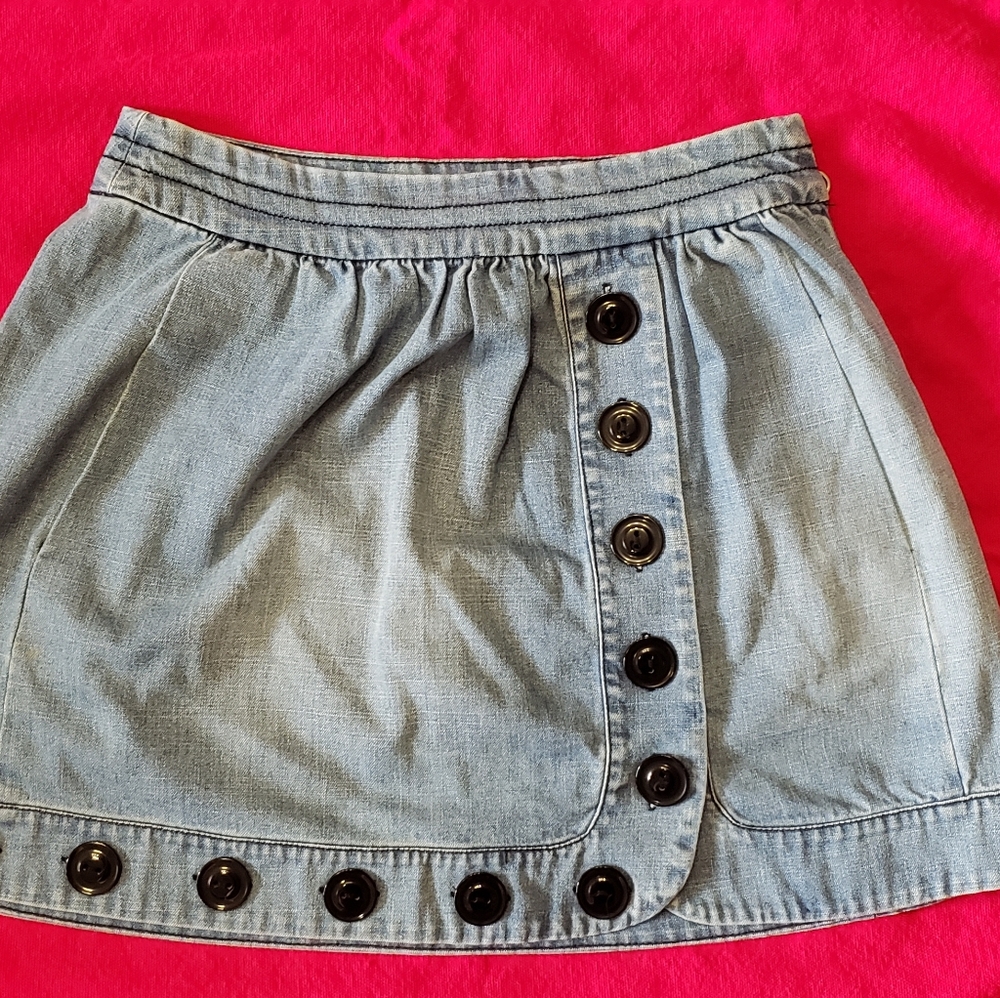 Jean/Denim A-Line Skirt w/ Big Button Accent